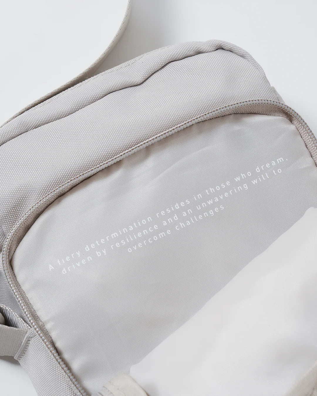 Kingz Side Bag Cream